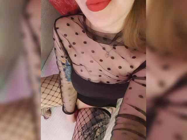 __EElaIzzza__ webcam
