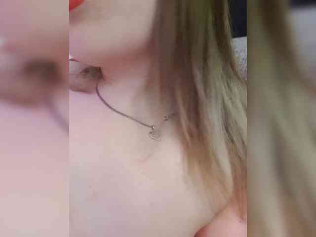 __EElaIzzza__ webcam