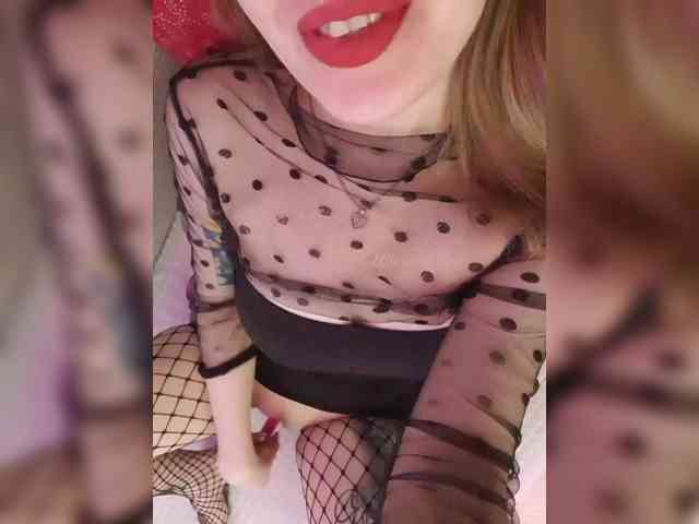 __EElaIzzza__ webcam