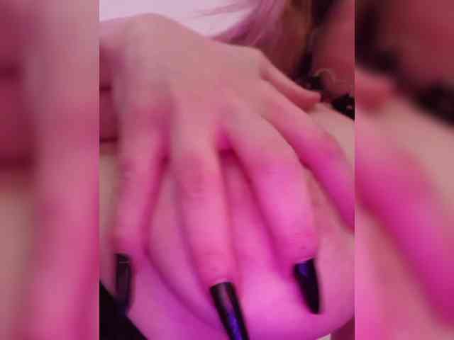 __EElaIzzza__ webcam