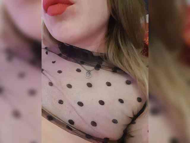 __EElaIzzza__ webcam