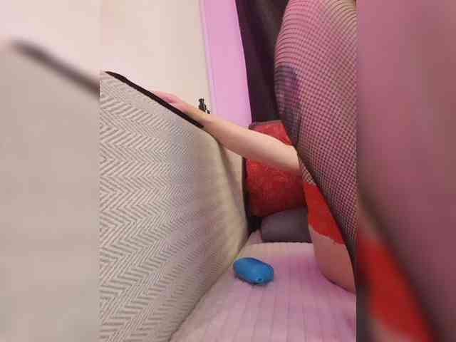 __EElaIzzza__ webcam