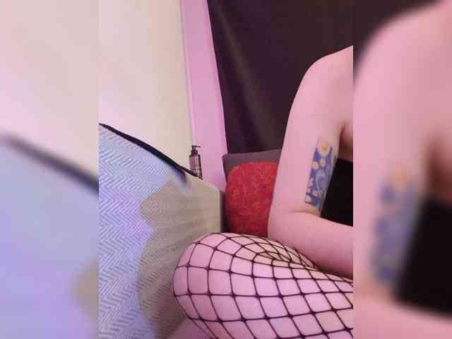 __EElaIzzza__ webcam