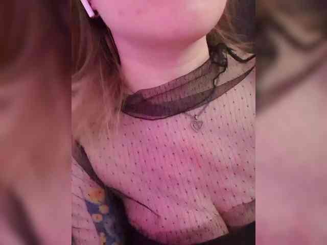 __EElaIzzza__ webcam