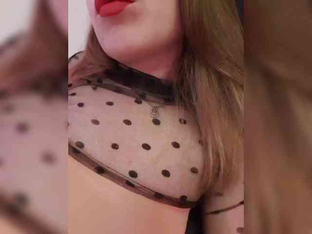 __EElaIzzza__ webcam