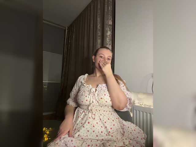 jucieLussie live cam on BongaCams
