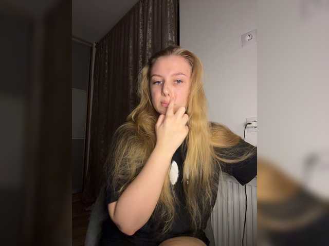 jucieLussie live cam on BongaCams