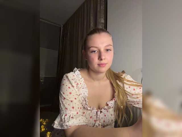 jucieLussie live cam on BongaCams