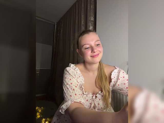 jucieLussie live cam on BongaCams