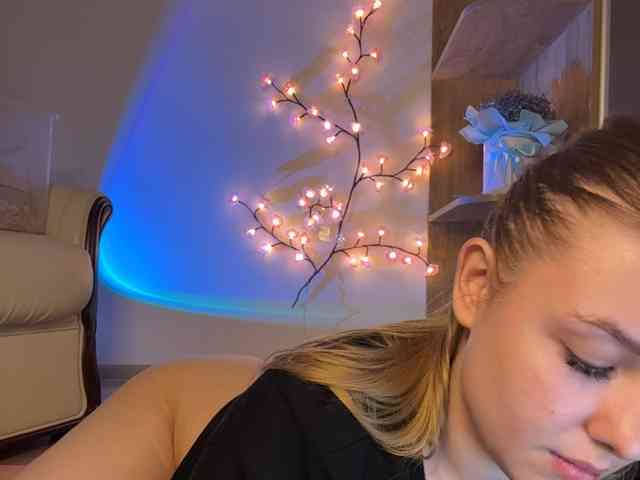 jucieLussie webcam