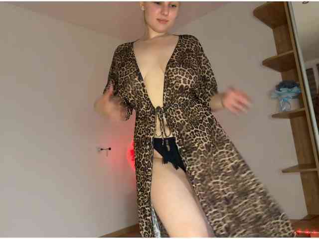 jucieLussie webcam