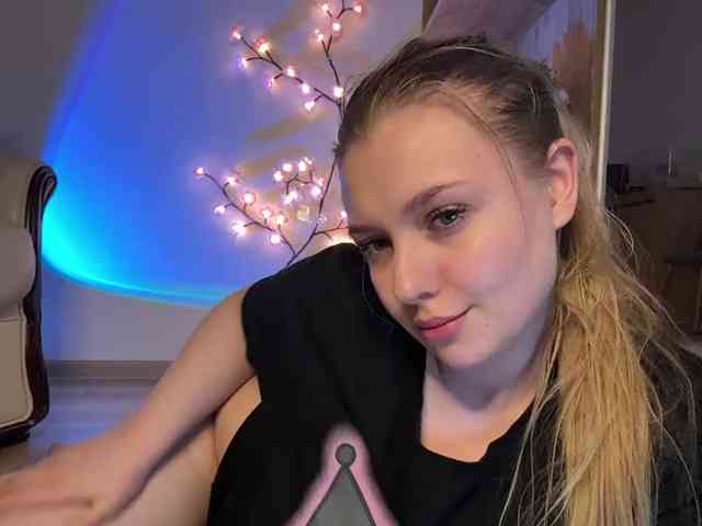 jucieLussie webcam