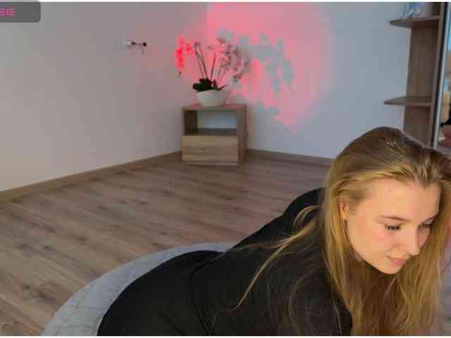 jucieLussie webcam