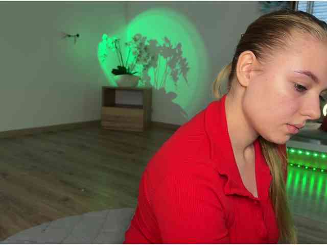 jucieLussie webcam