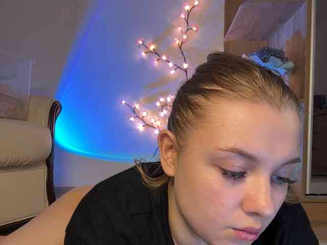 jucieLussie webcam