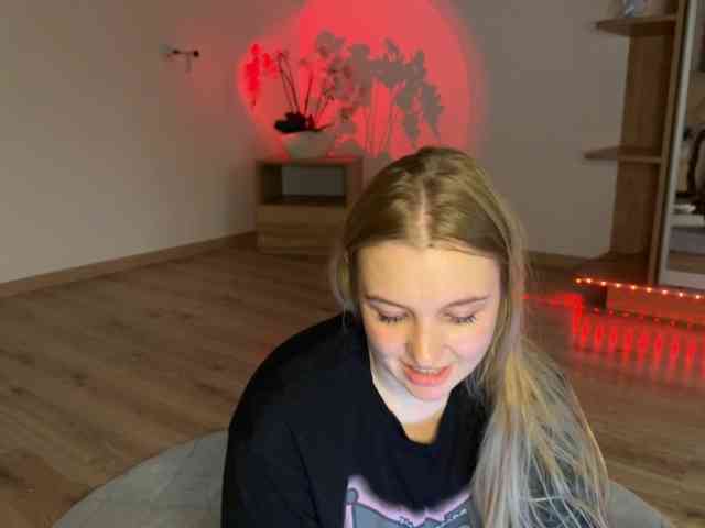 jucieLussie webcam