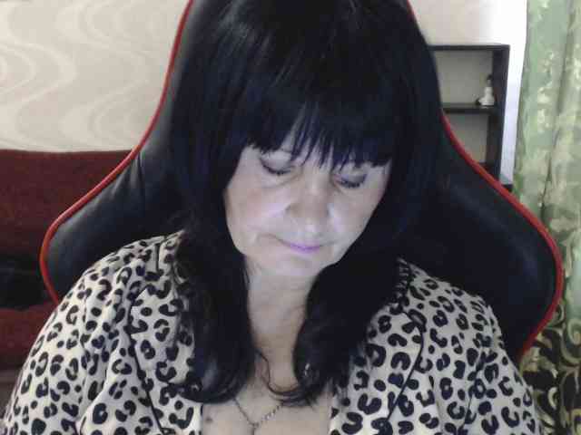 Katarinagloss's cam show statistics and live stream