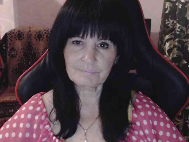 KatarinaGloss live female cam on bongacams