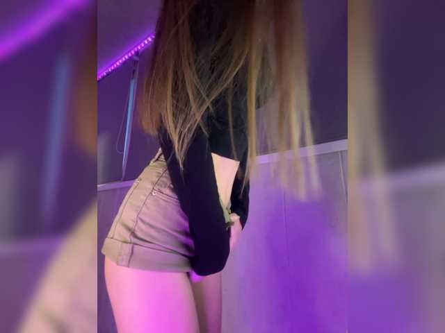 Girlboom's BongaCams show and profile