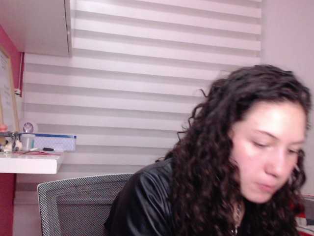 Jane-r Live Cam and Statistics on UnifiedCams