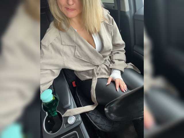 _IBlondy_ live cam preview