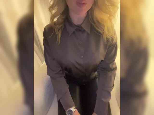 Model: _IBlondy_