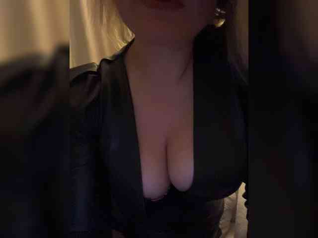 _IBlondy_ webcam