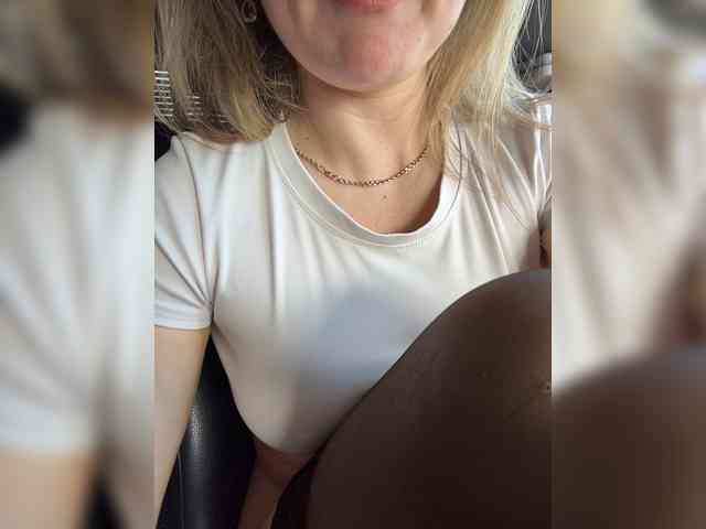 _IBlondy_ webcam