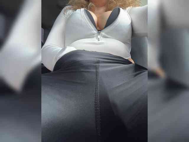 _IBlondy_ webcam