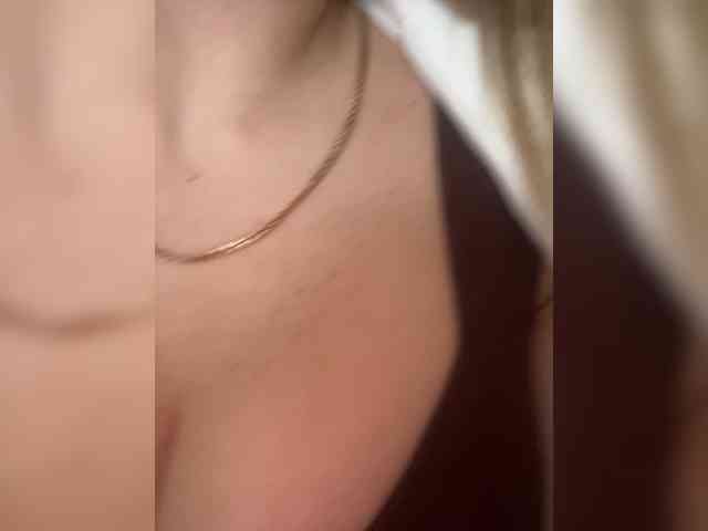 _IBlondy_ webcam