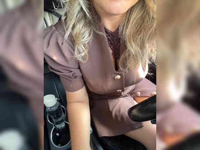 _IBlondy_ webcam