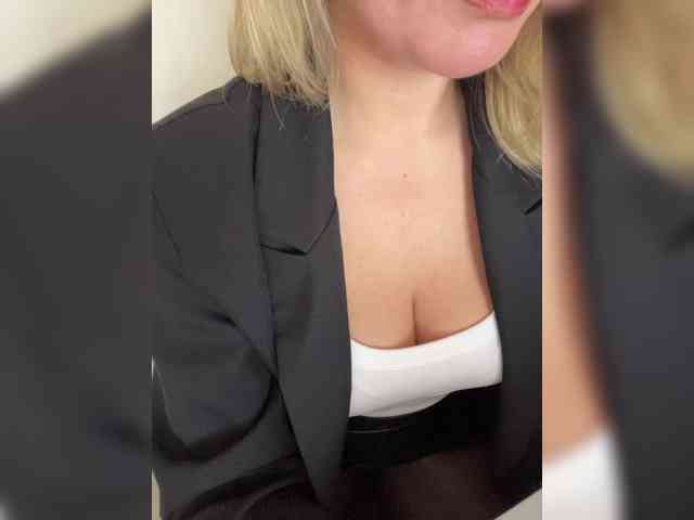 _IBlondy_ webcam