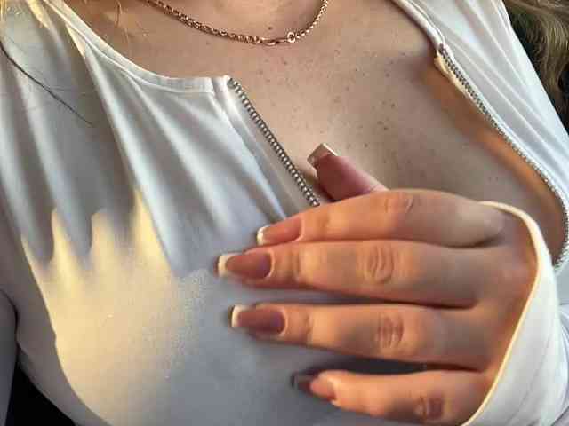 _IBlondy_ webcam