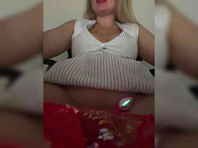 _IBlondy_ webcam