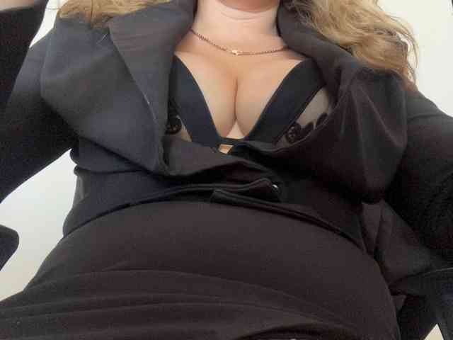 _IBlondy_ webcam