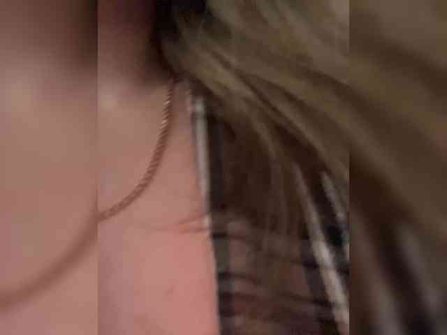 _IBlondy_ webcam