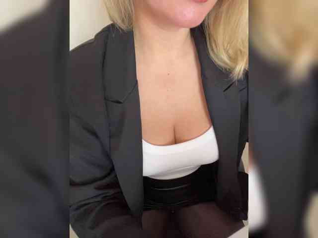 _IBlondy_ webcam