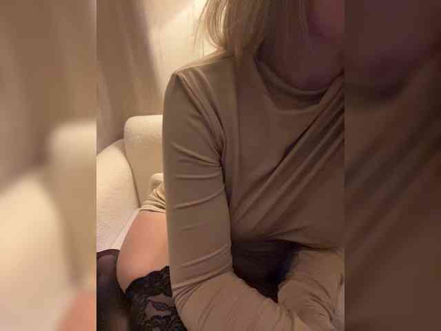 _IBlondy_ webcam