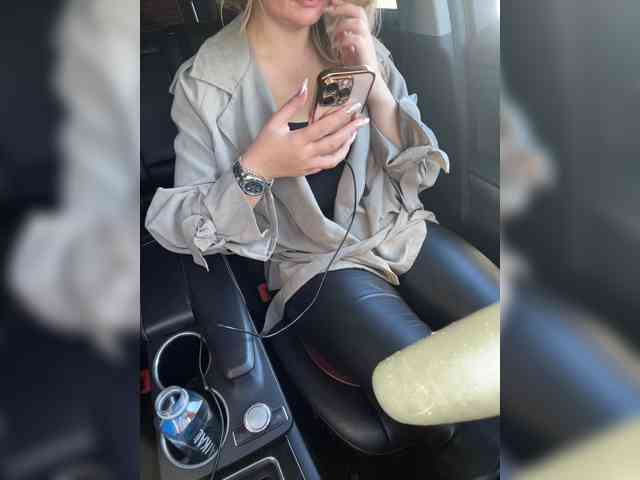 _IBlondy_ webcam