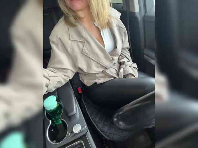 _IBlondy_ webcam