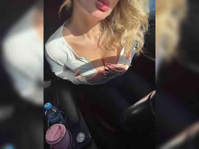 _IBlondy_ webcam