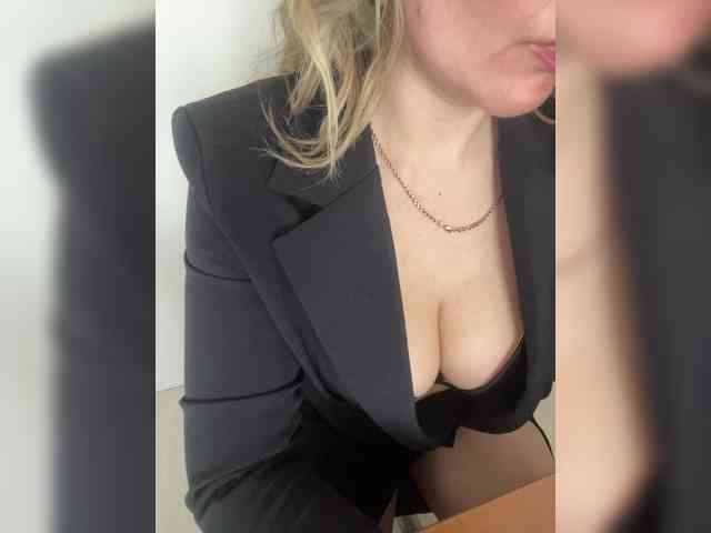 _IBlondy_ webcam