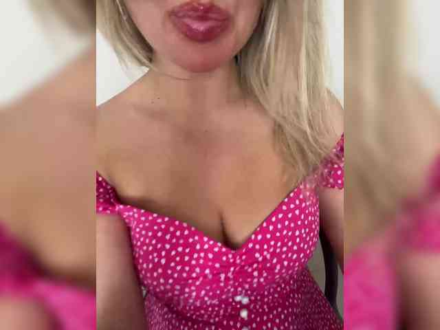_IBlondy_ webcam
