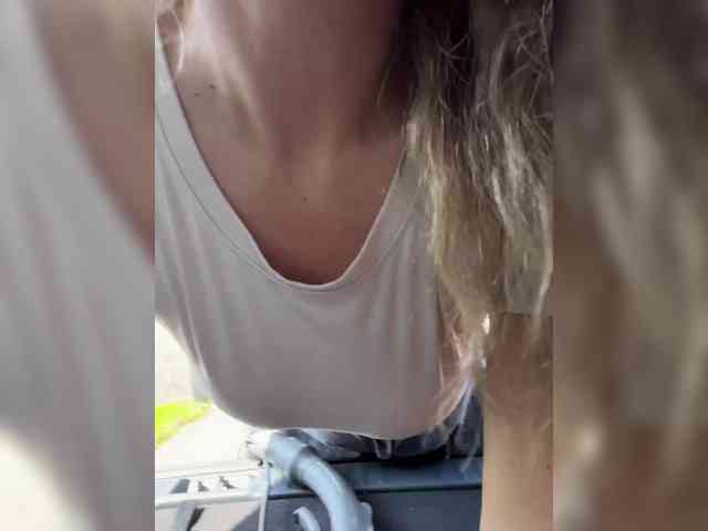 _IBlondy_ webcam