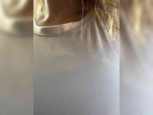_IBlondy_ webcam