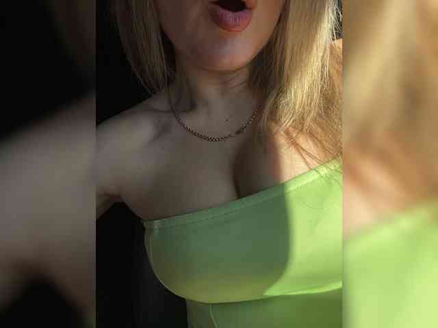 _IBlondy_ webcam