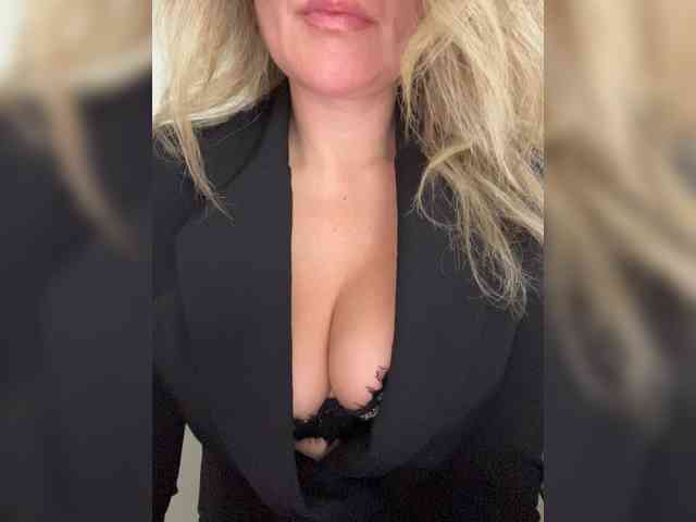 _IBlondy_ webcam