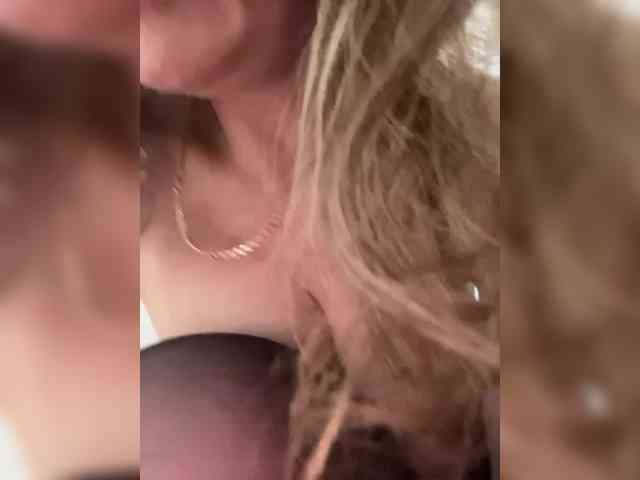 _IBlondy_ webcam