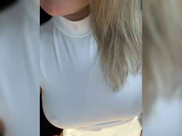 _IBlondy_ webcam