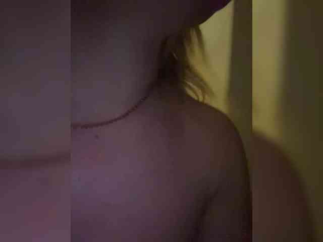 _IBlondy_ webcam